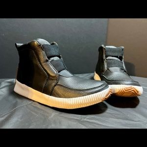 Sorel Out N About Women’s Waterproof boots Size 9